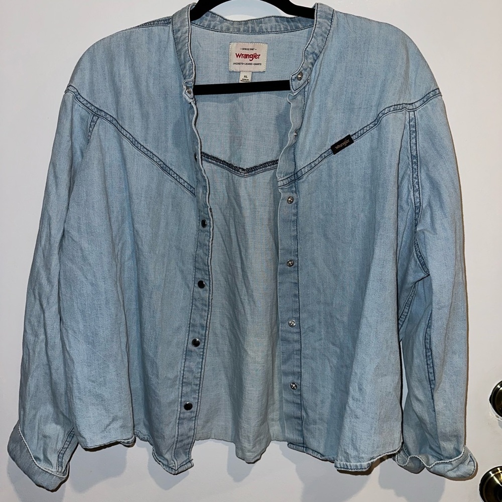 Wrangler Light Wash Denim Snap Button Top – Western Yoke – XL